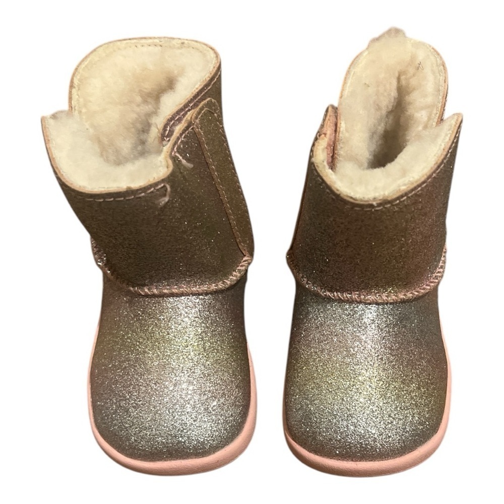 UGGS